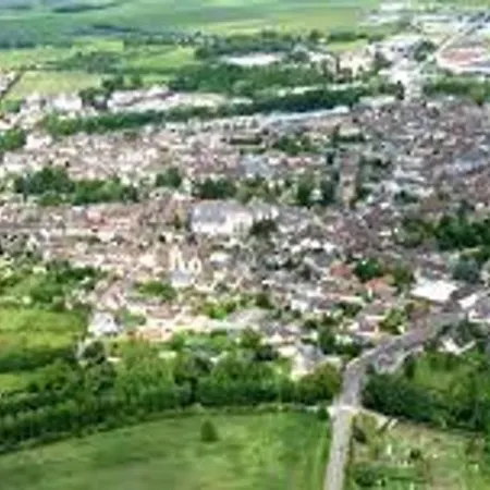 度假居 Pullay- Verneuil-sur-avre - Eglise De La Madelaine Pullay